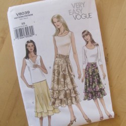 8039 VOGUE SILKY LAYERED SKIRT LENGTHS, SASH PATTERN 8-14 UNCUT